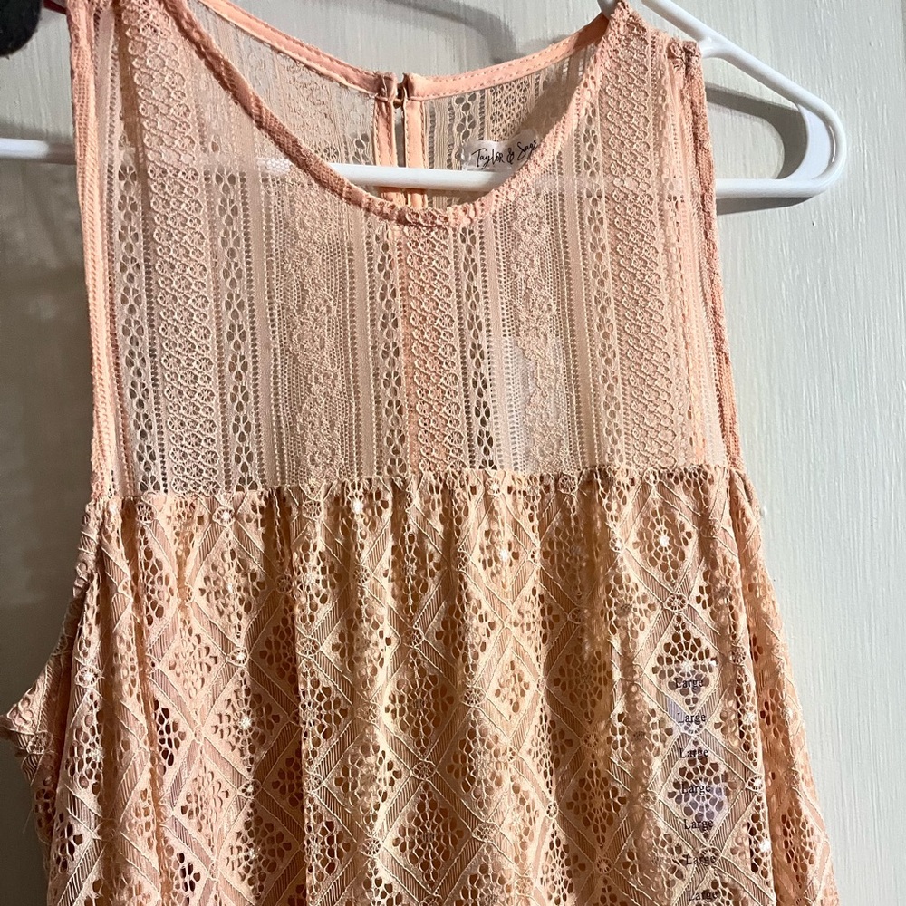 Lace Sleeveless Dress in Peach
